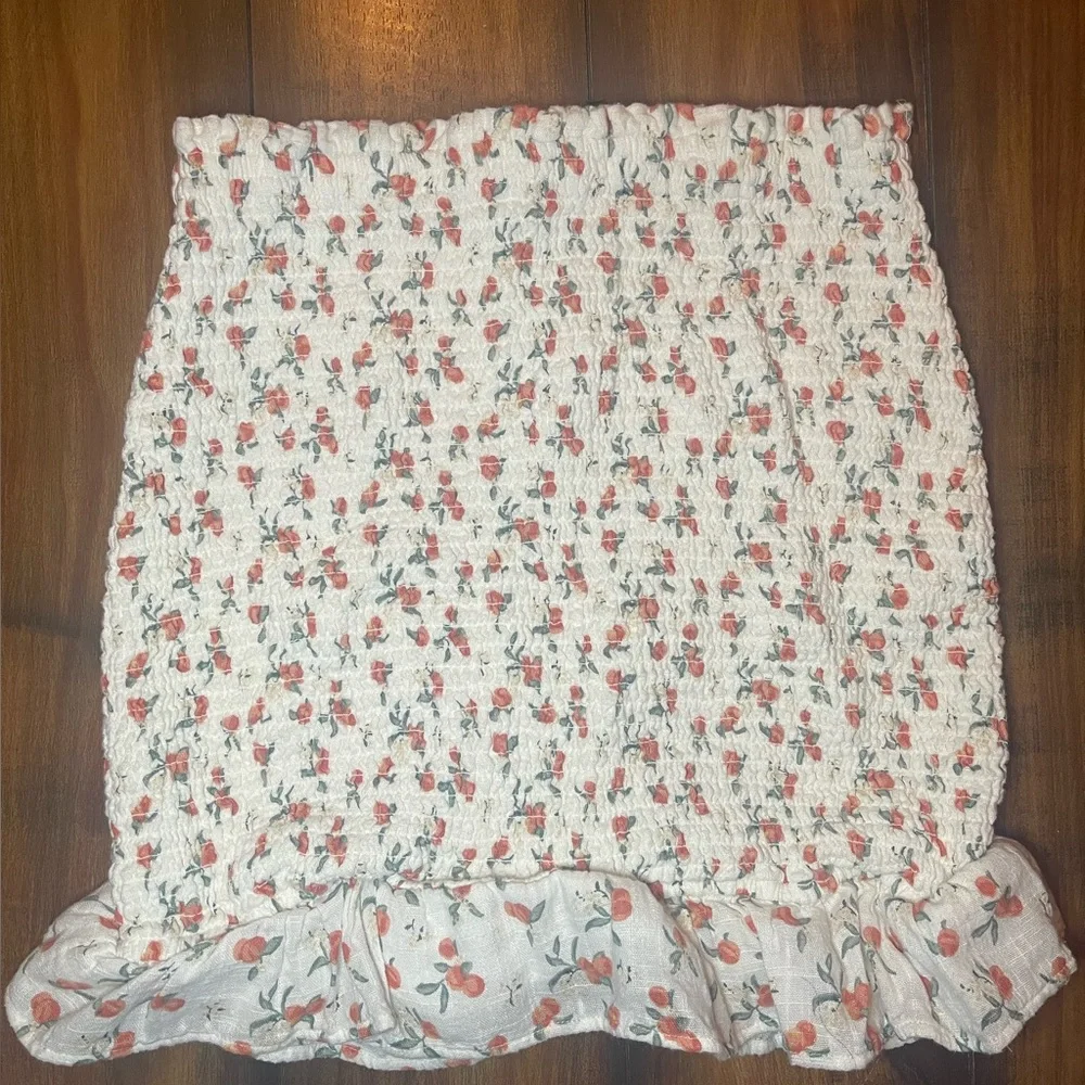 Abercrombie & Fitch Floral A-Line Skirt in Cream and Red